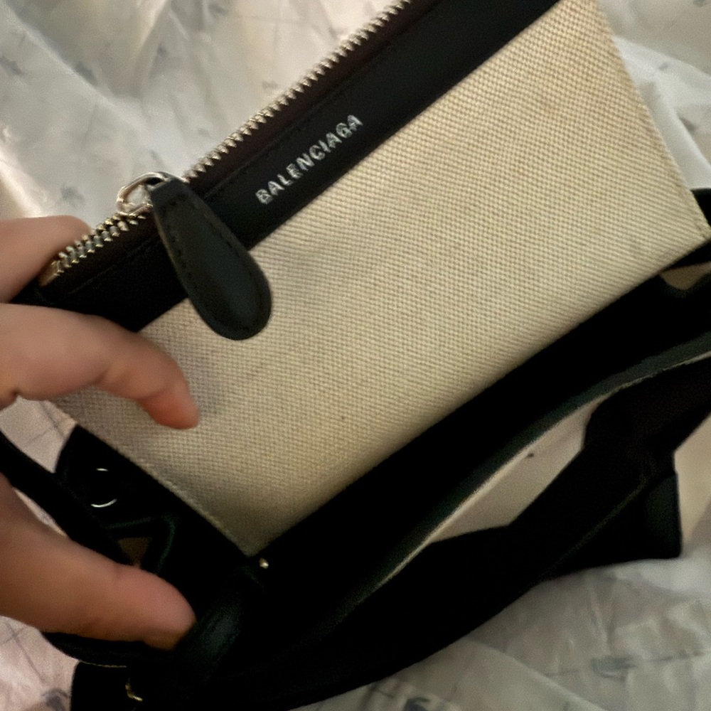 Balenciaga Black and Cream Tote - Picture 2 of 6